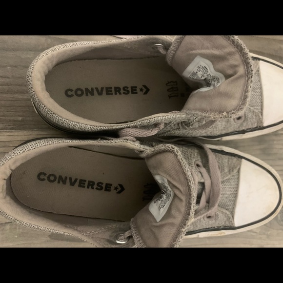 Size 8 converse - Picture 3 of 5
